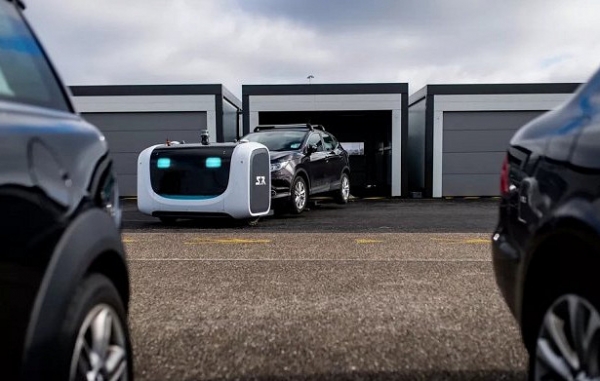 Во французском аэропорту появился первый робот-парковщик Стэн