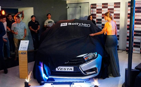 В Сети появились фото новой Lada Vesta FL