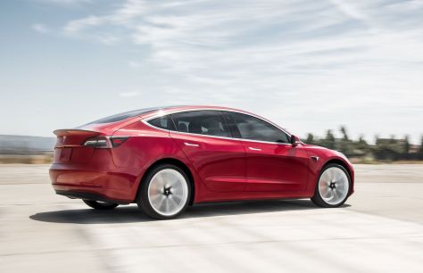 Новые обновления Tesla сделают Model 3 неугоняемой