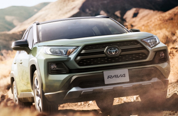 Toyota вернула в Японию кроссовер RAV4