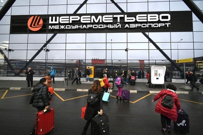 Российские полицейские не поняли иностранца и задержали самолет