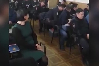 Россиянку уволили из полиции после видео с эротическим танцем на корпоративе