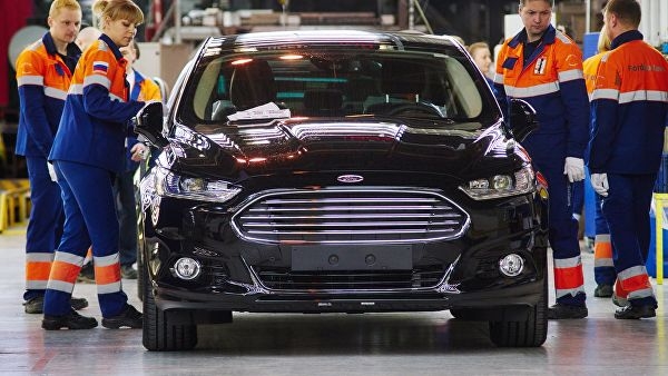 Рабочие Ford в Ленобласти со стажем более 15 лет при увольнении получат годовой оклад