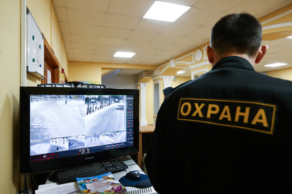В России начнут по-новому охранять школы