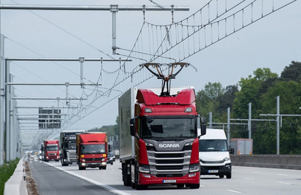 В Германии открылась первая электрическая автомагистраль