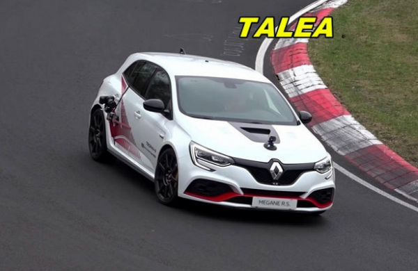 Новый трековый Renault Megane RS выехал на Нюрбургринг без камуфляжа